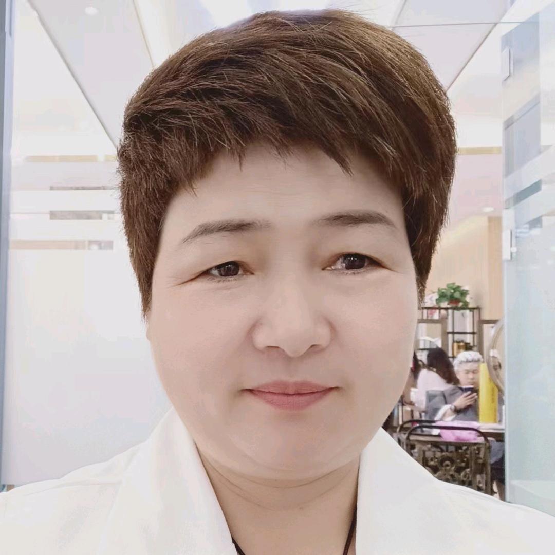 伟姐首播中每天晚上8点20分开播