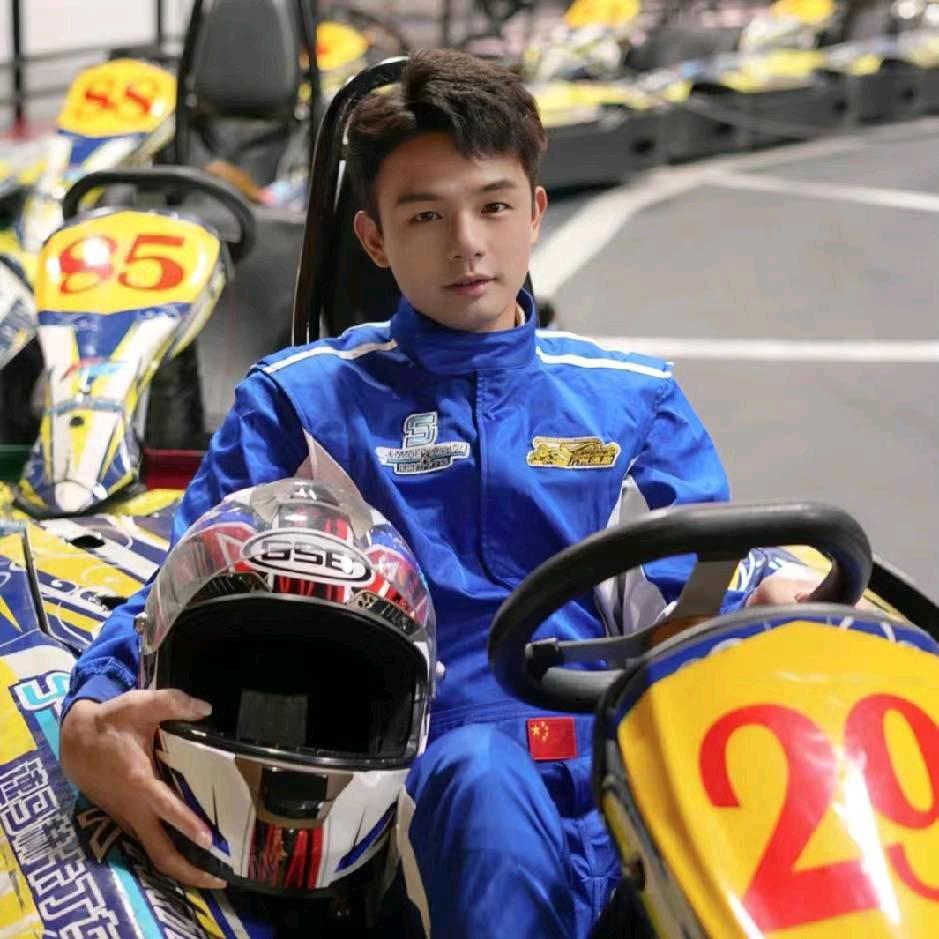 ╰☆╮超靓男生