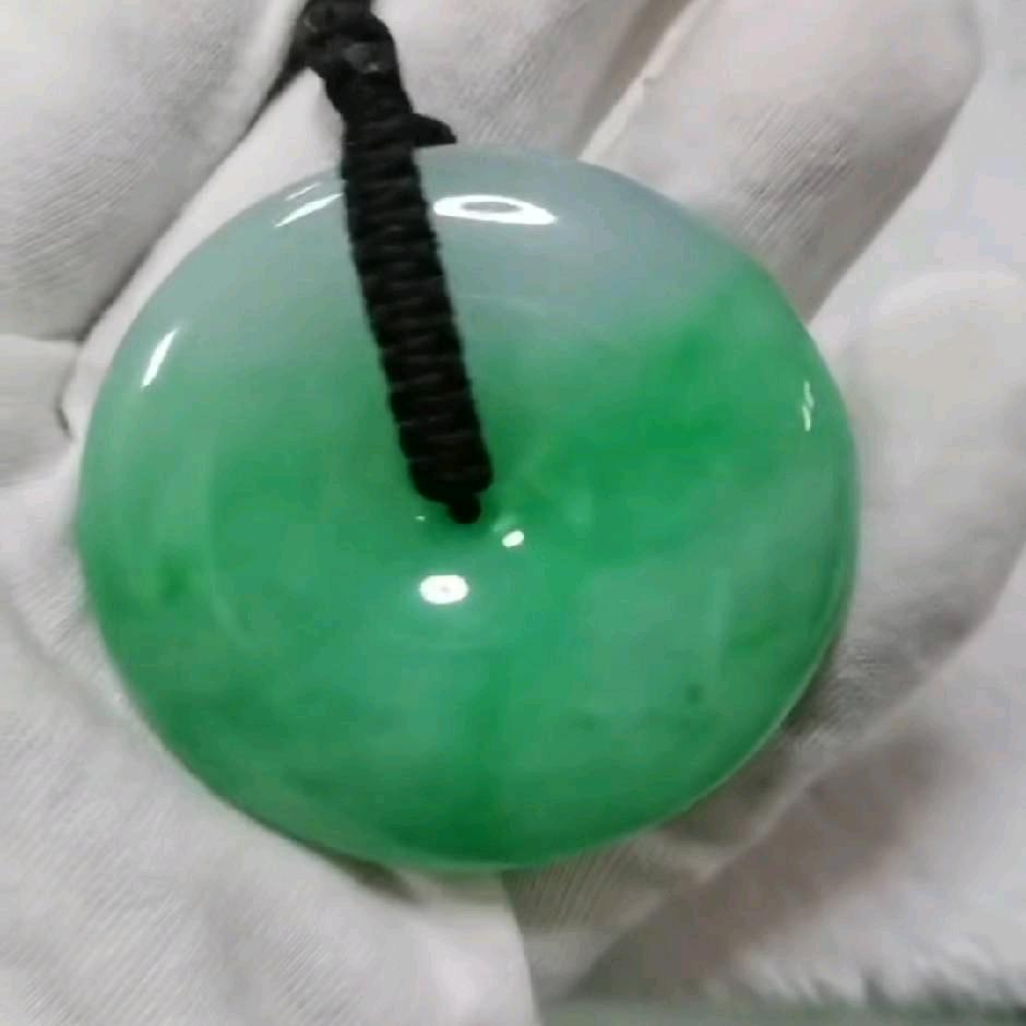 喜姐姐，裕金鑫珠宝，高级珠宝鉴定评估师