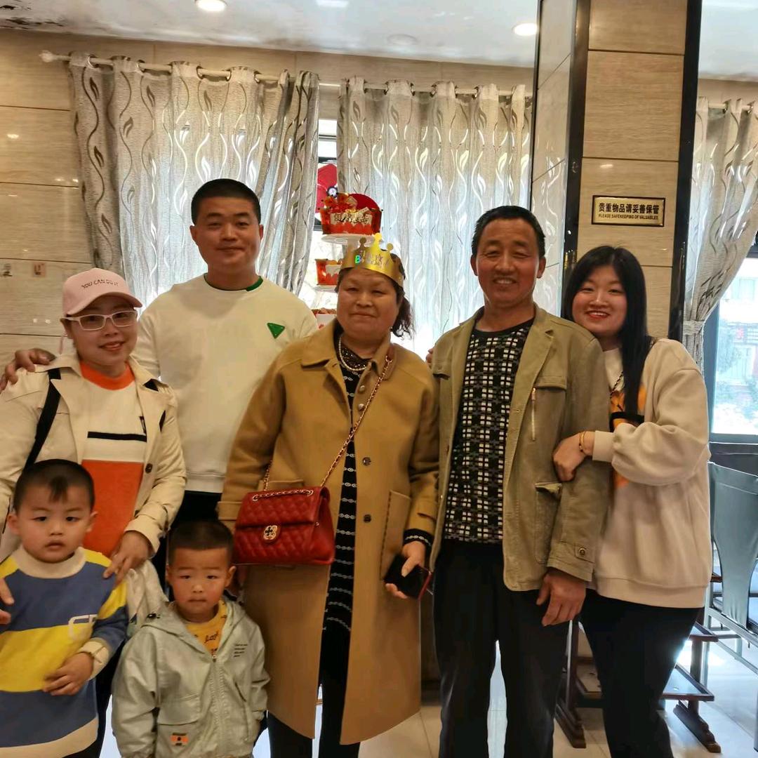 农贸市场卖菜王大姐