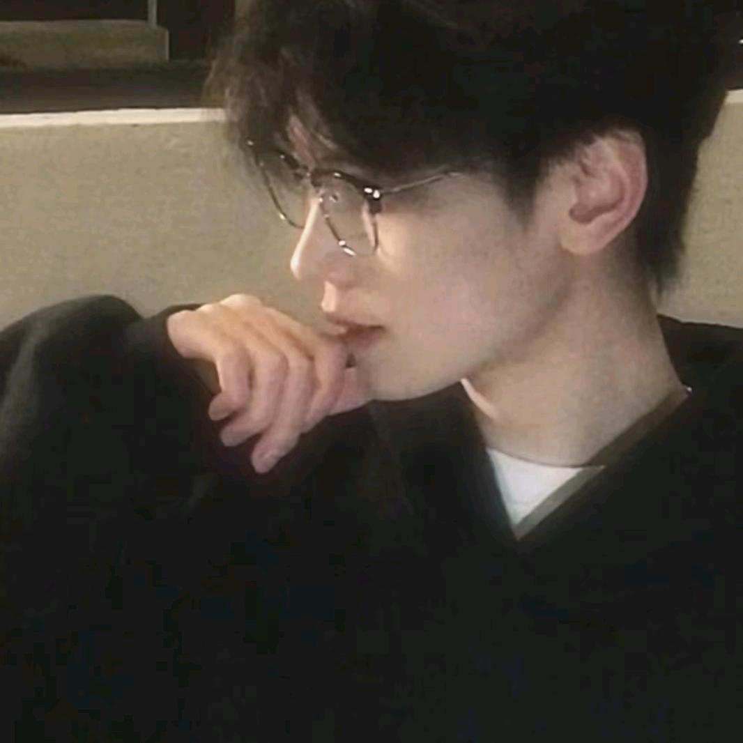 哈哈(ಡωಡ)hiahiahia