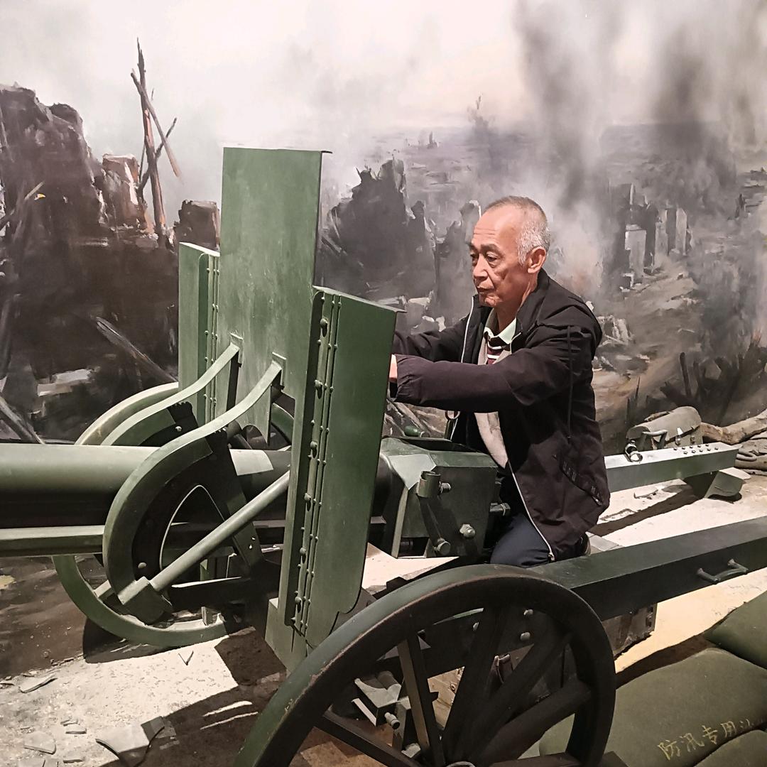 龙飞凤舞，凤凰逆行