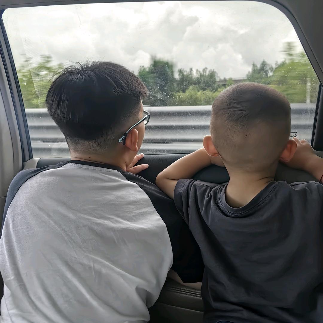 宝贝亮仔