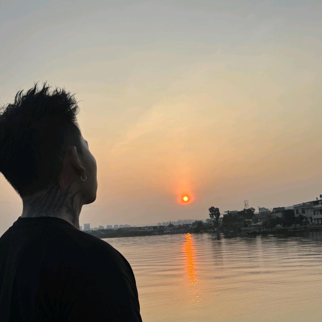 RIVERSIDE.☁飞