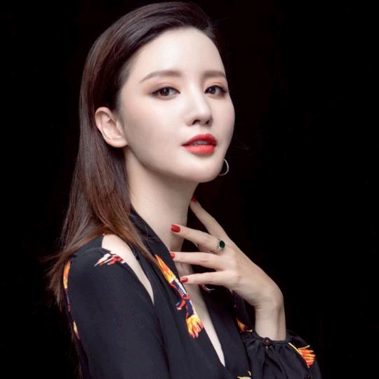 我的唇吻不到我爱的人！