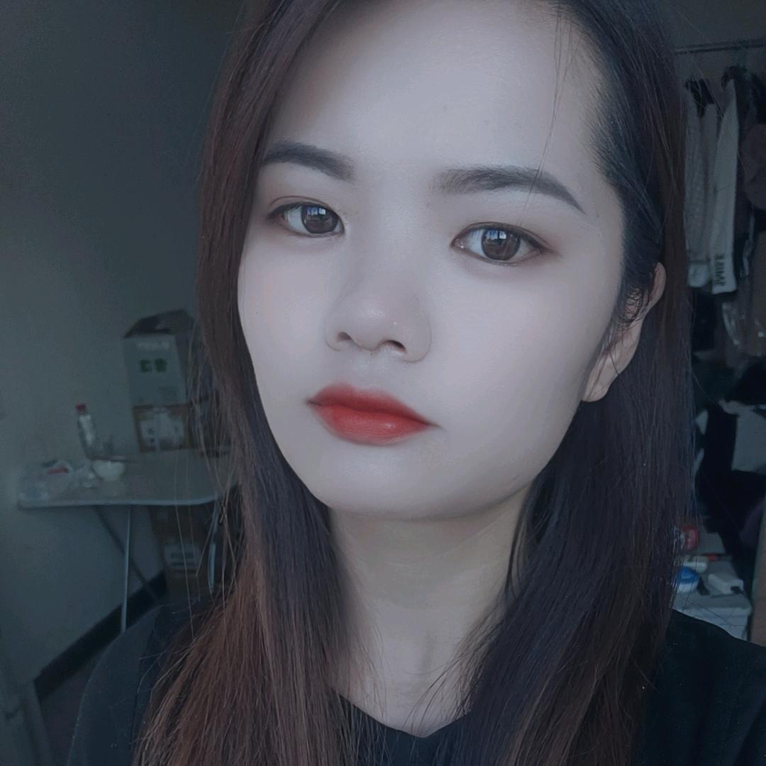 莉莉@