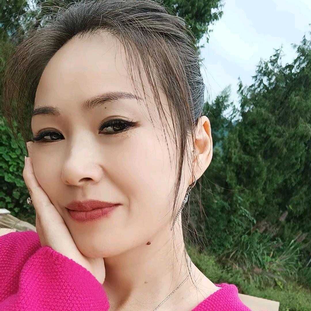 何依婷