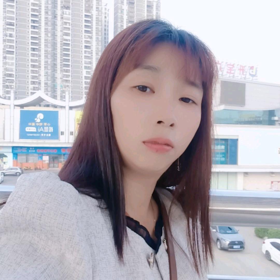 玲    儿