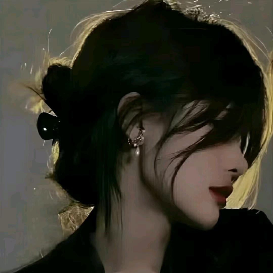 ʚᥫᩣᰱᐝ人间月⋆🌙⋆