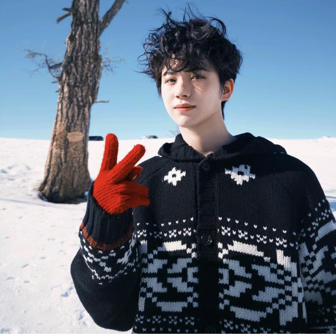 爱吃菠萝的菠萝🍍（见过黄誉博版）