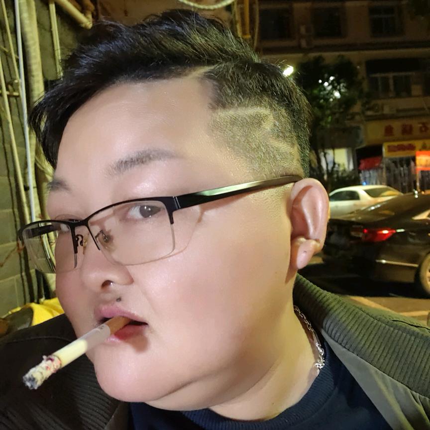 叼烟ʶ̷ 拽 ؔʶ̷✧天下