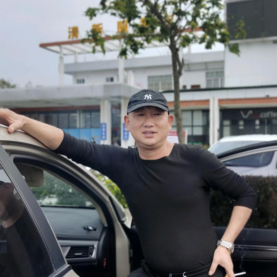 潇洒的帅哥，