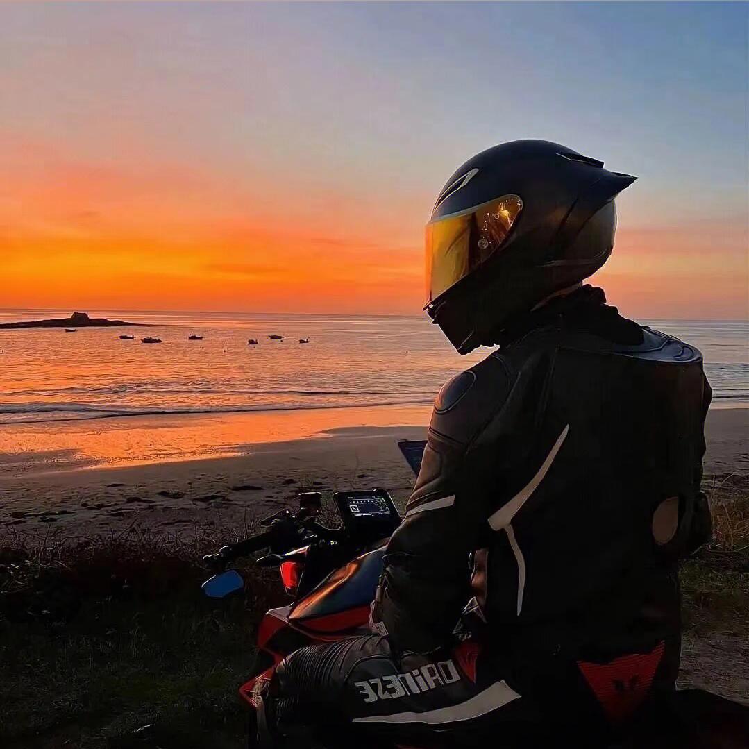 沉迷🏍