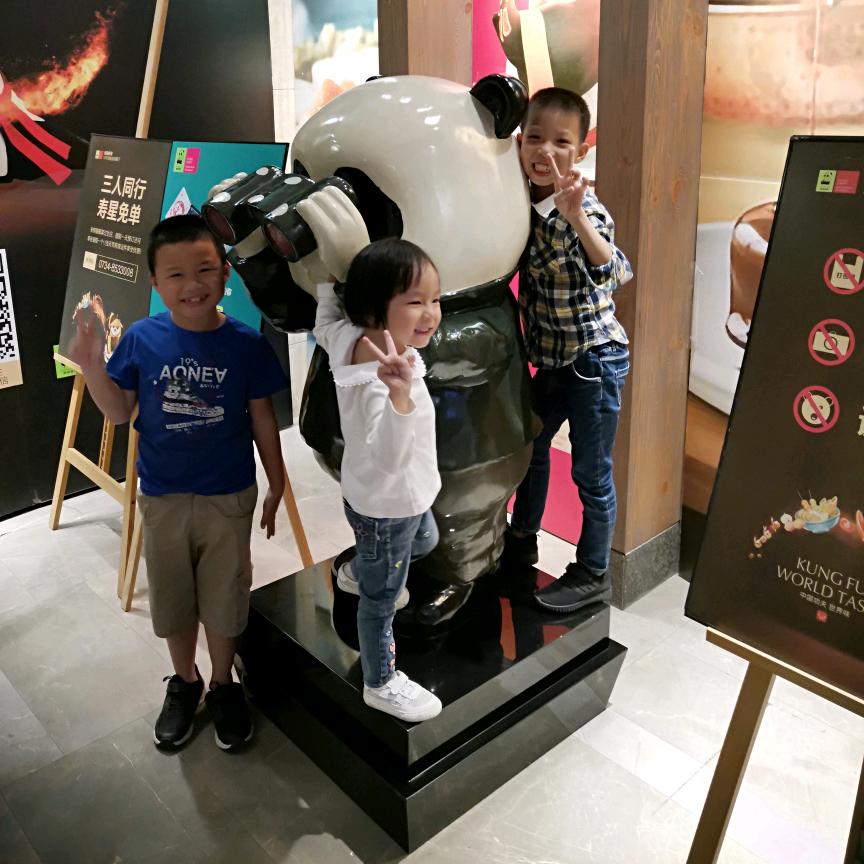 被航拍耽搁的电工