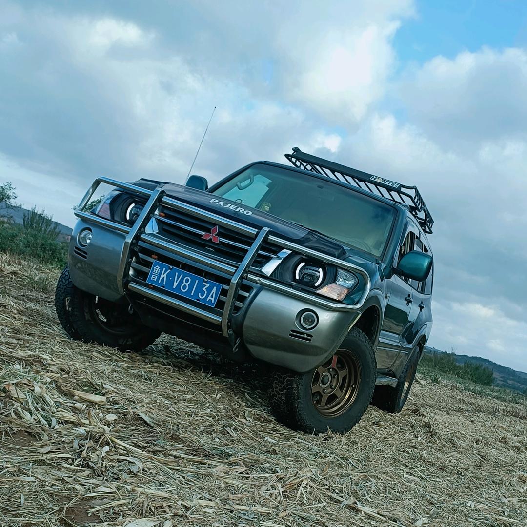 杰罗哥老茹墙板木饰面工程吊顶