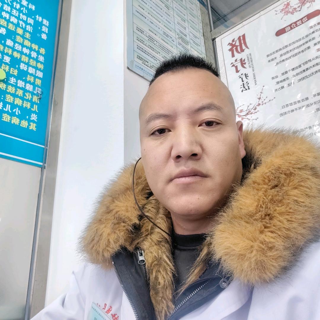 何俊（救死扶伤）