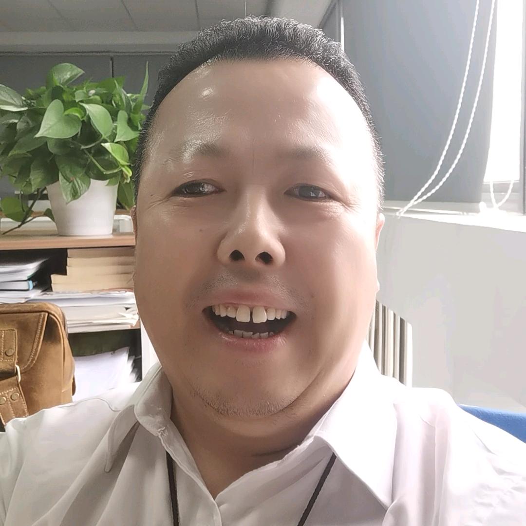小哥吃喝玩乐