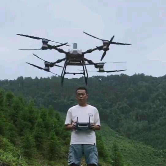 单手开✈️的开哥