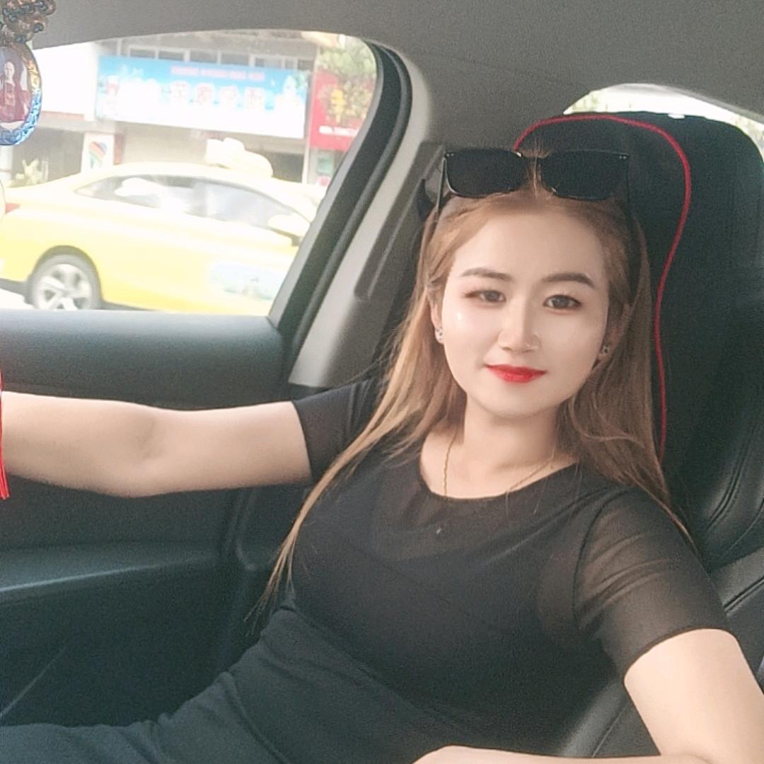 爱笑的小丫头👻👻