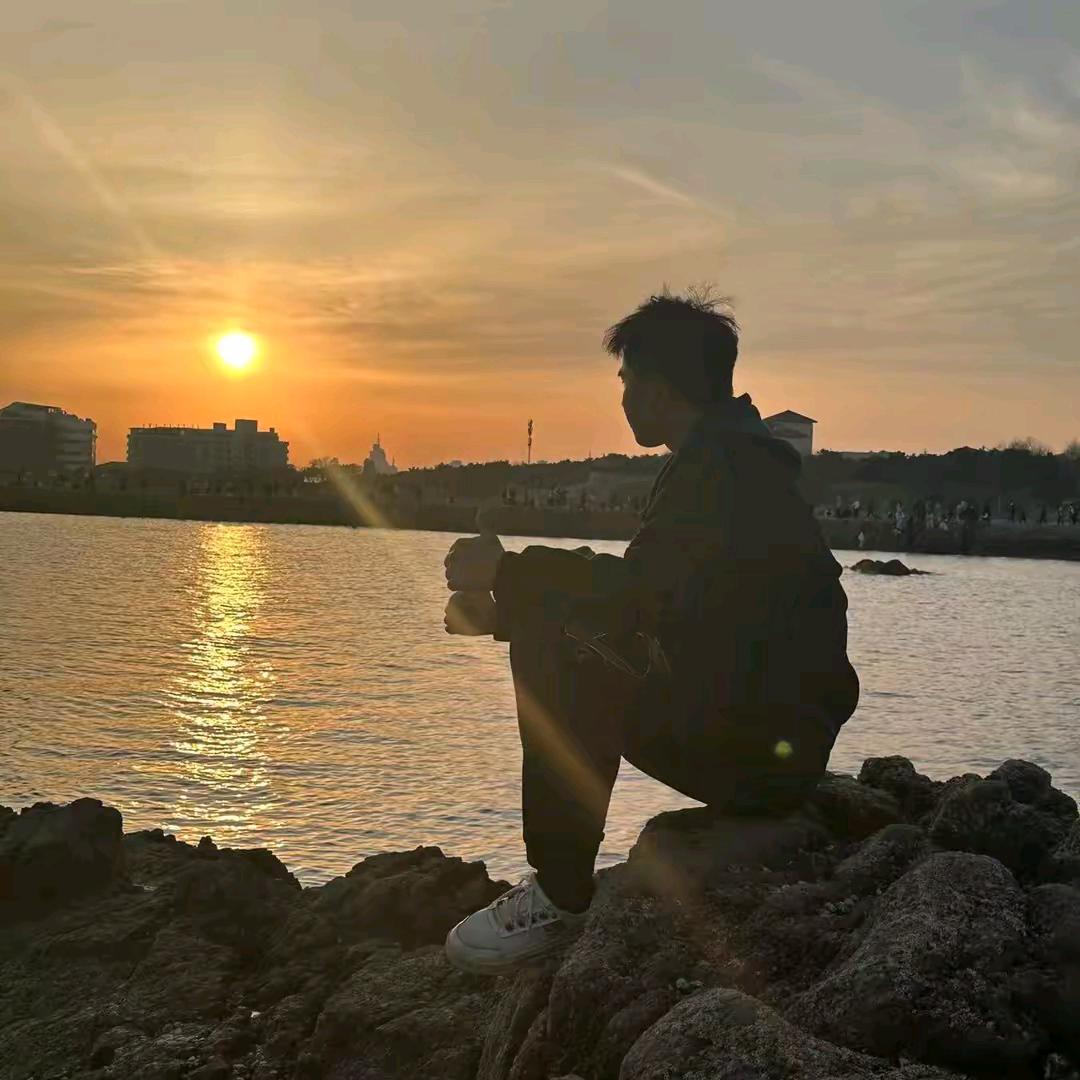 小 助 理            咏沂玺