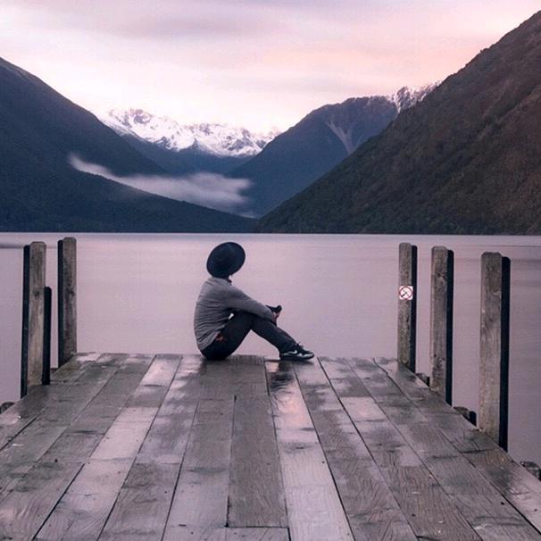 海上月是天上月