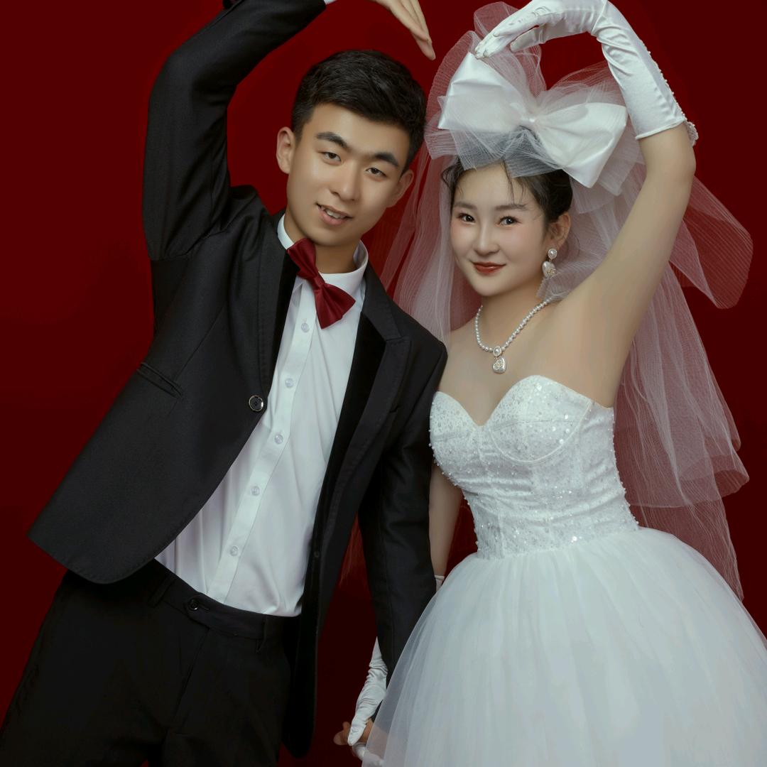 小新小晶一家人