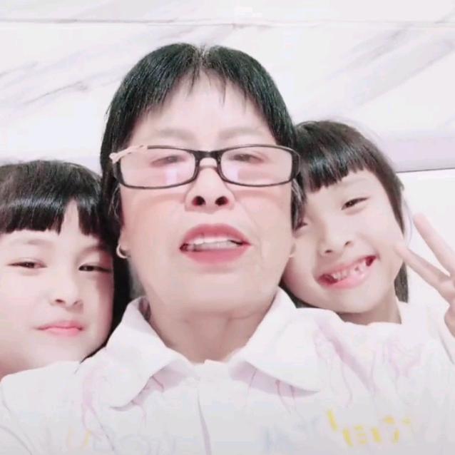 邓荷招