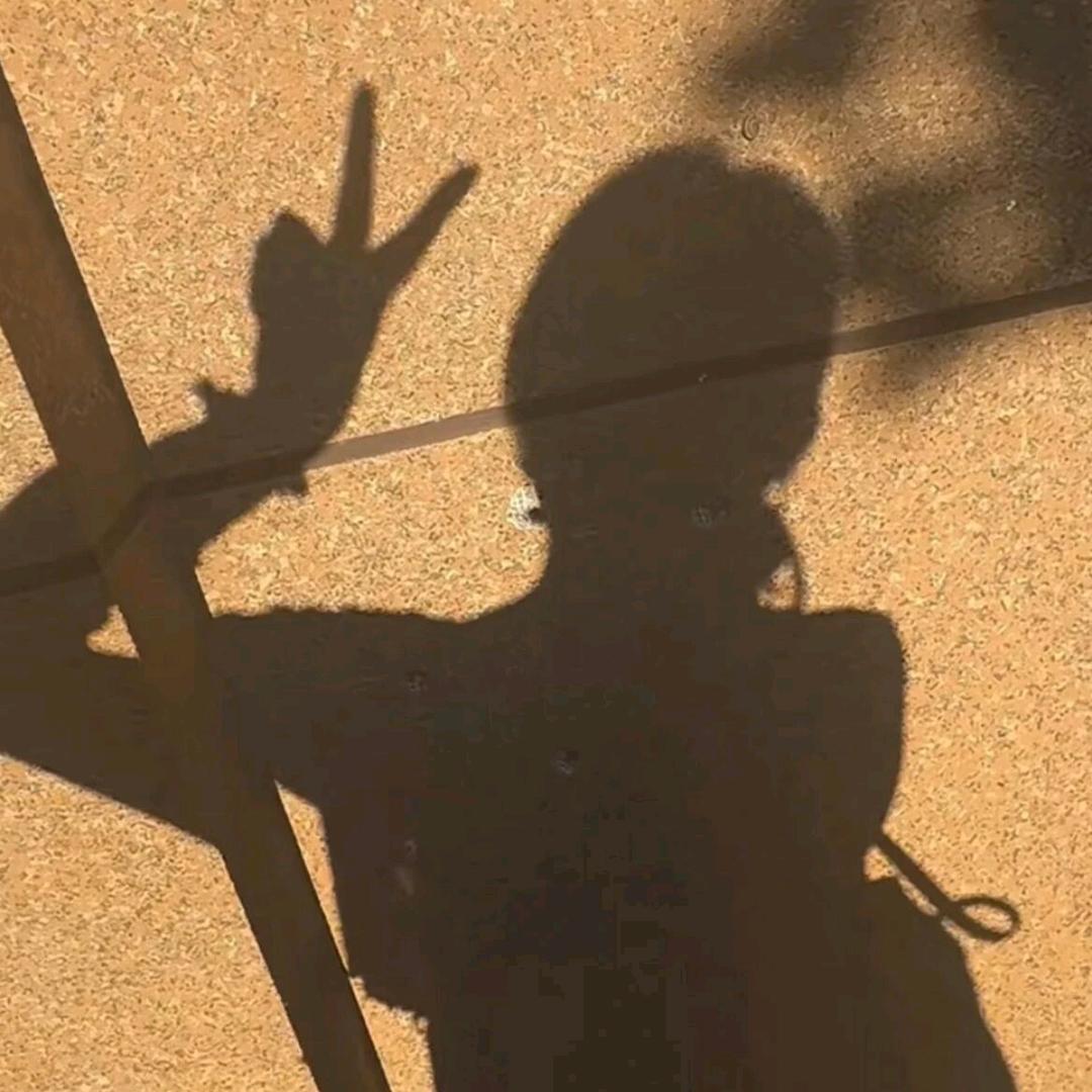 瑜.