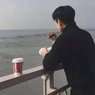 暖男哥哥(●'◡'●)