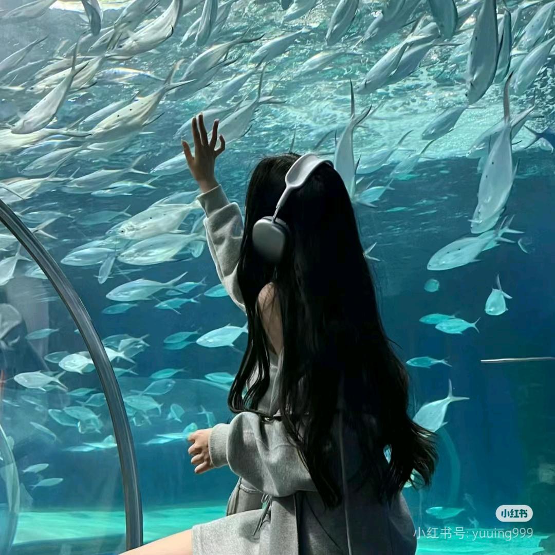 爱玩游戏的小妍