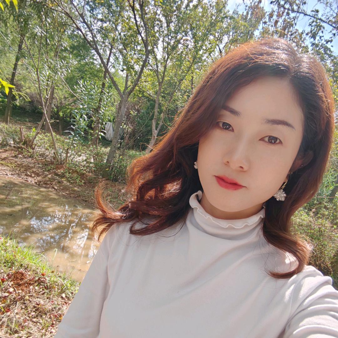 ঞ卖银鱼的小姐姐  ໌້ᮨ꧔ꦿ᭄