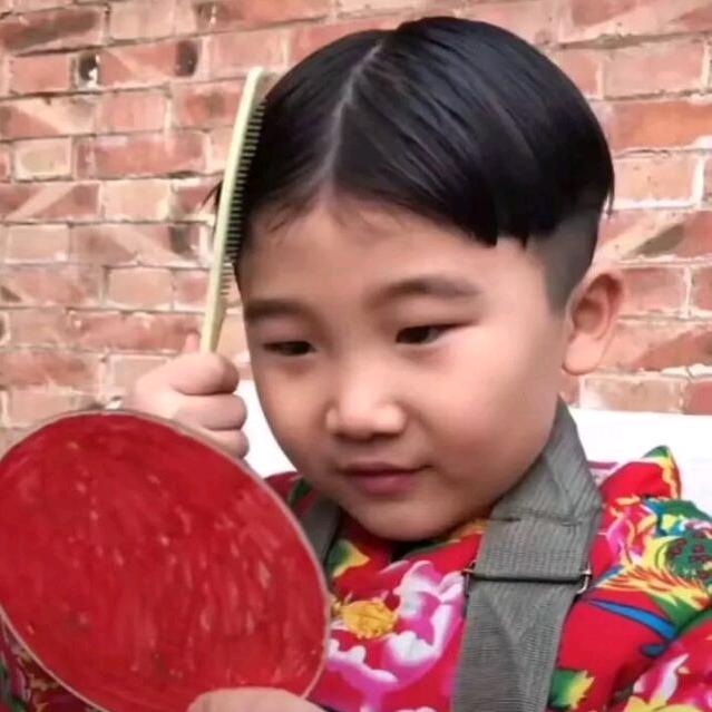 果然的四方脸