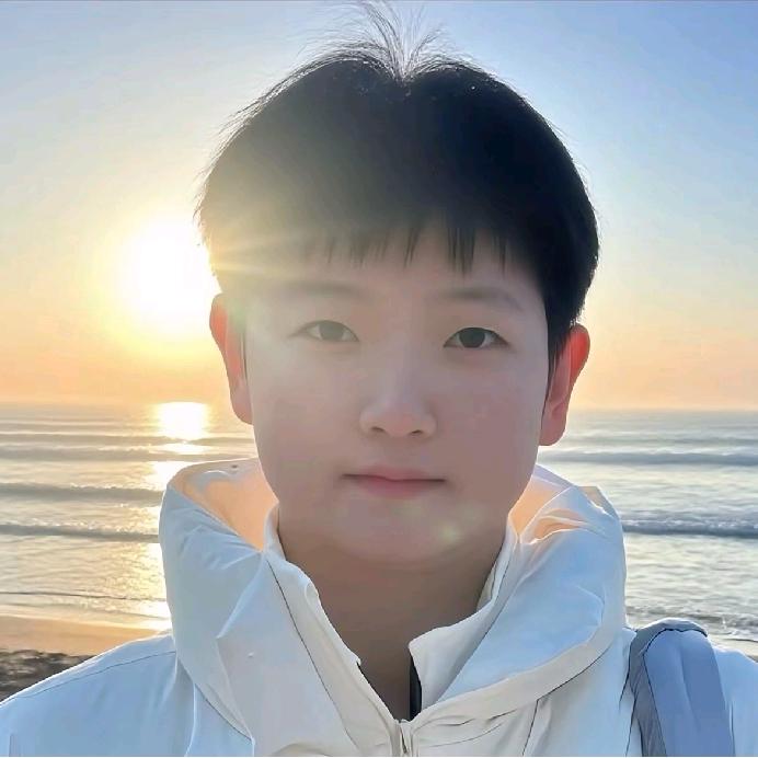 努力向上的小太阳 魏冠禹