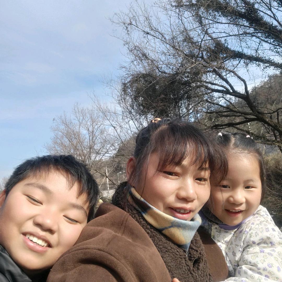 紫宁山卖水果笨女人