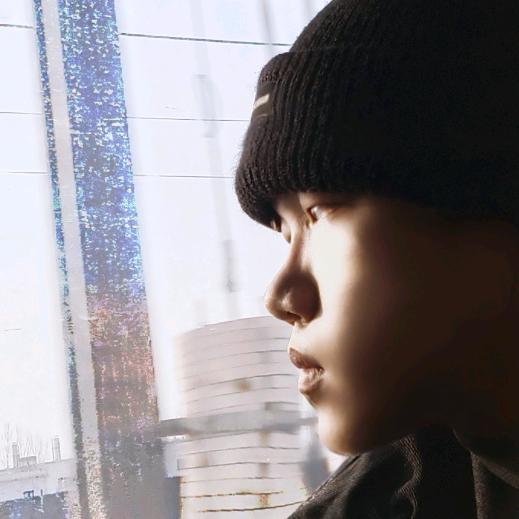 YJ    　　　　　　　　  🪳