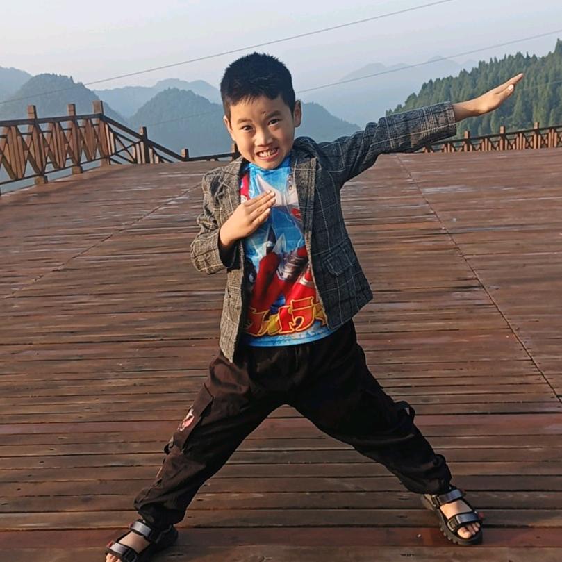 哥不帅，但很坏。