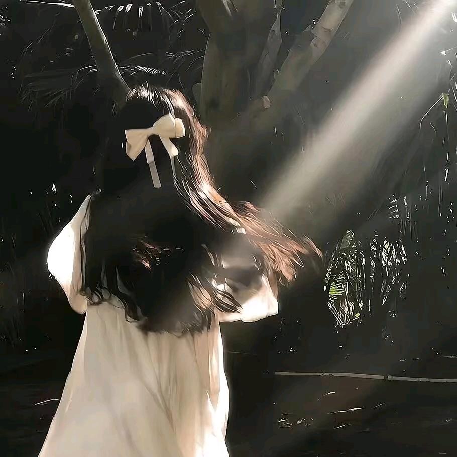 请叫我小梁同学