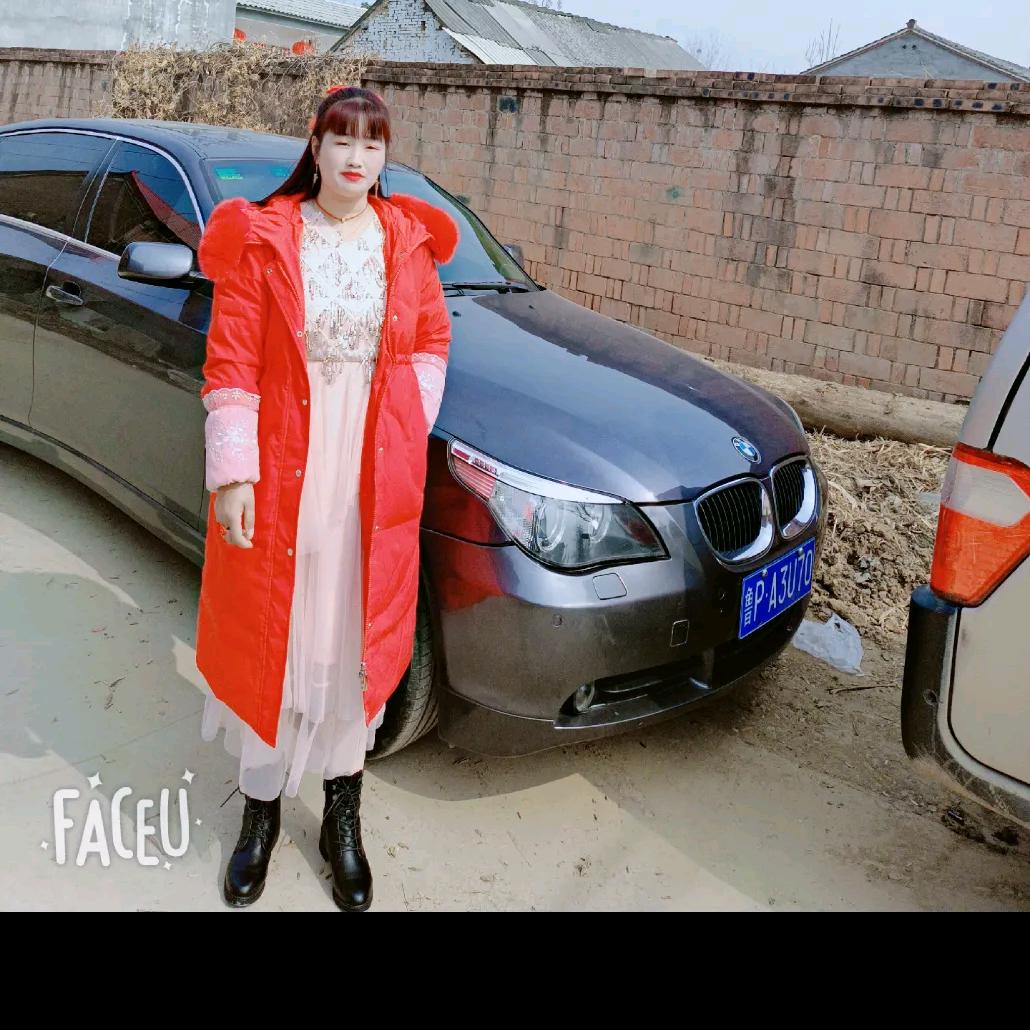 一人在大雨中漫步，是否有人願意同行