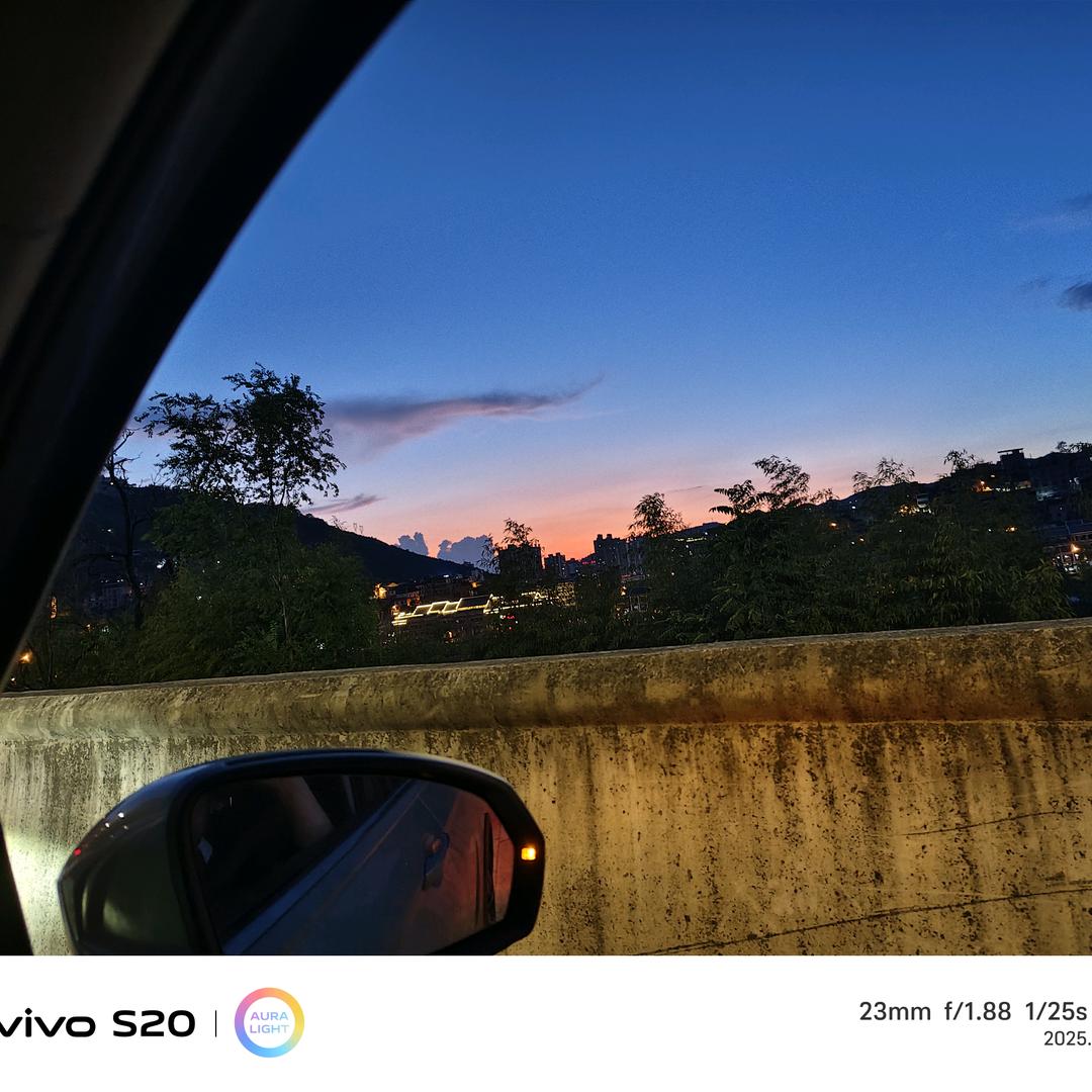 你长发及腰，我咔嚓一刀