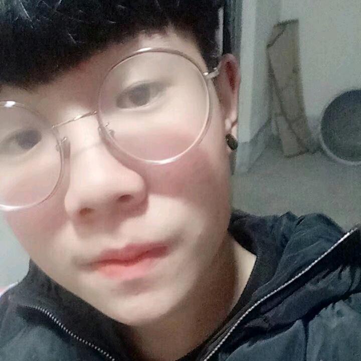 我想亲亲😘