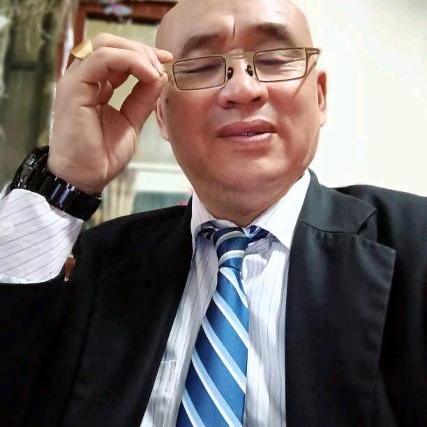 幸福快乐的老头