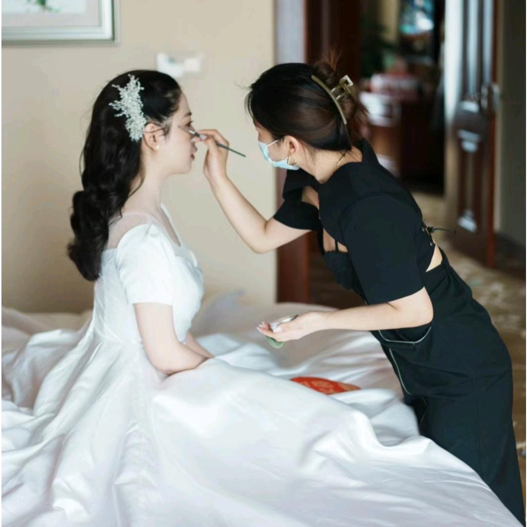 每树影楼纹绣跟妆师青青