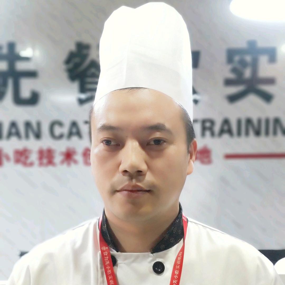 重庆食为先小吃培训龚师傅