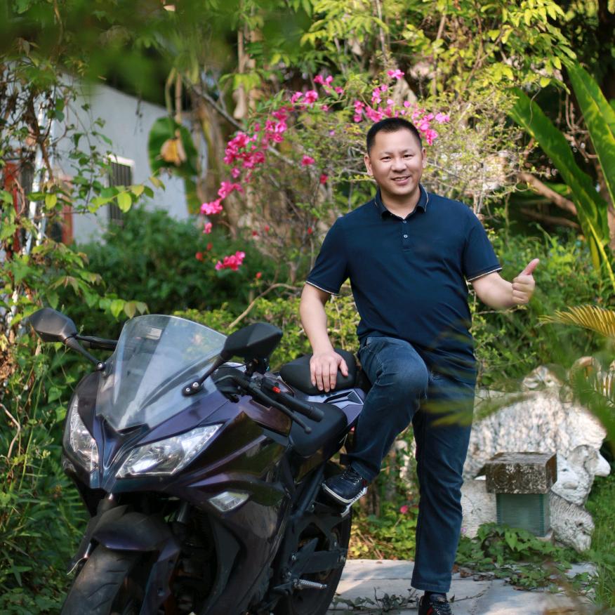 梅州床垫哥-谢扬新