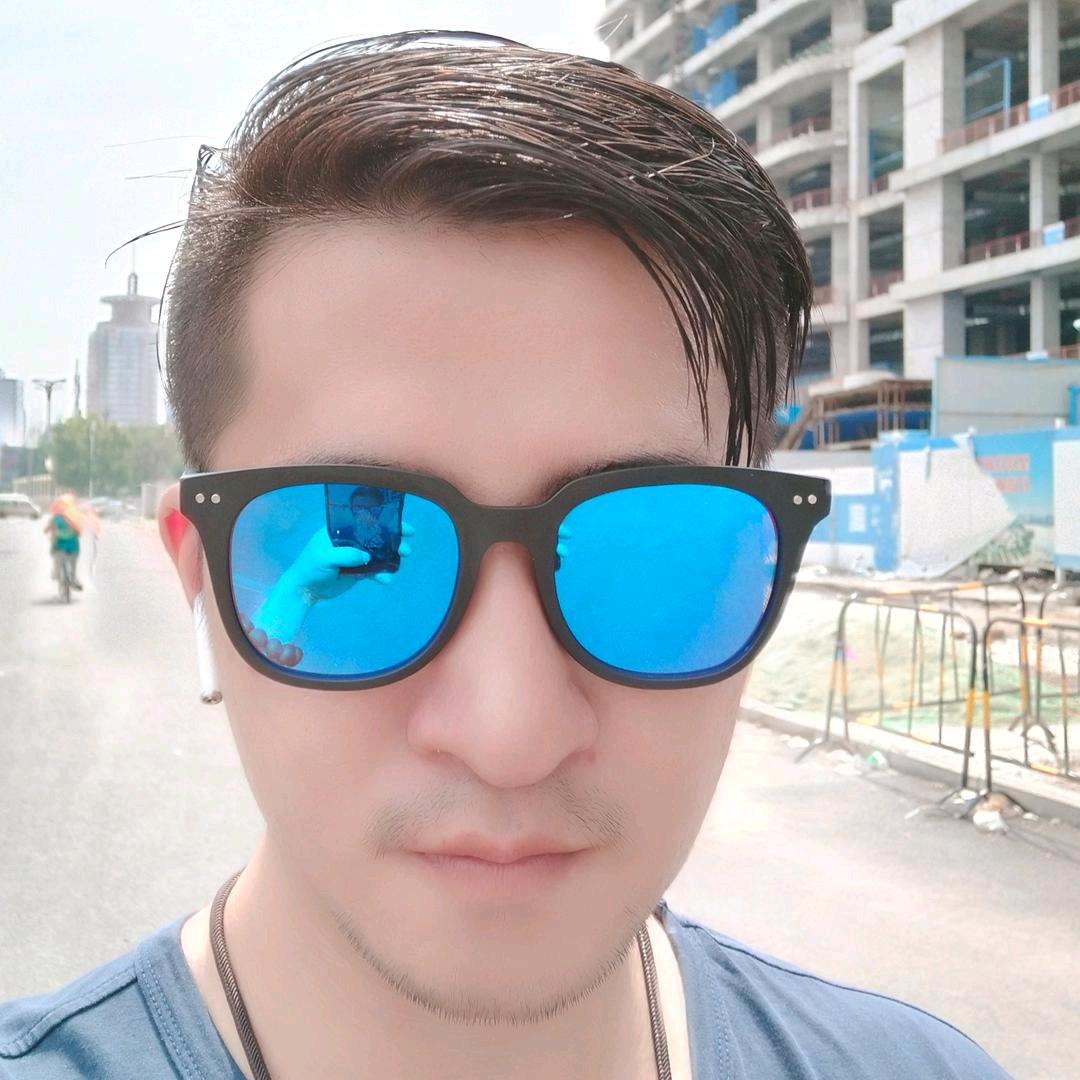 走姿，沉默，空转。