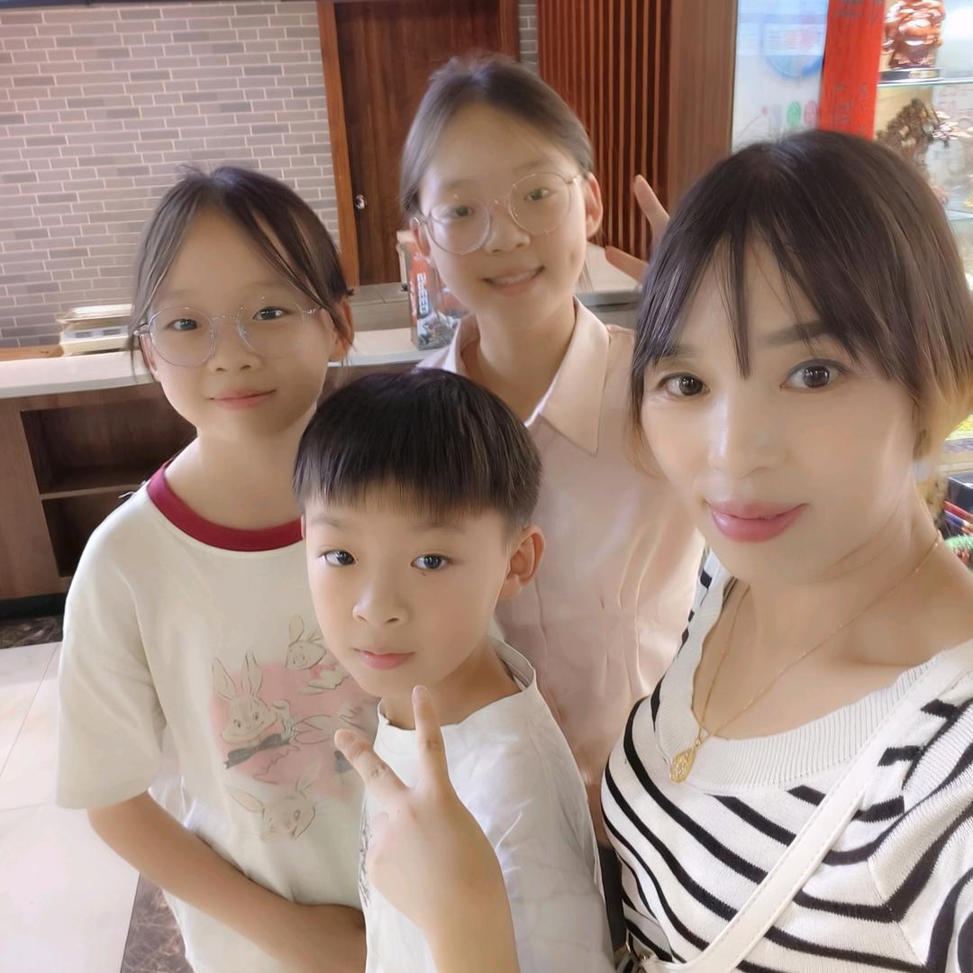 三个孩子单亲妈妈💔