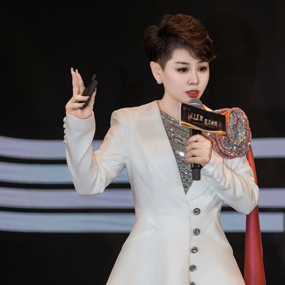 为莱之美-暴躁菲姐