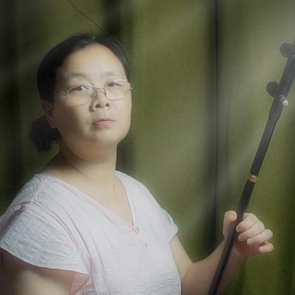 小邱学二胡