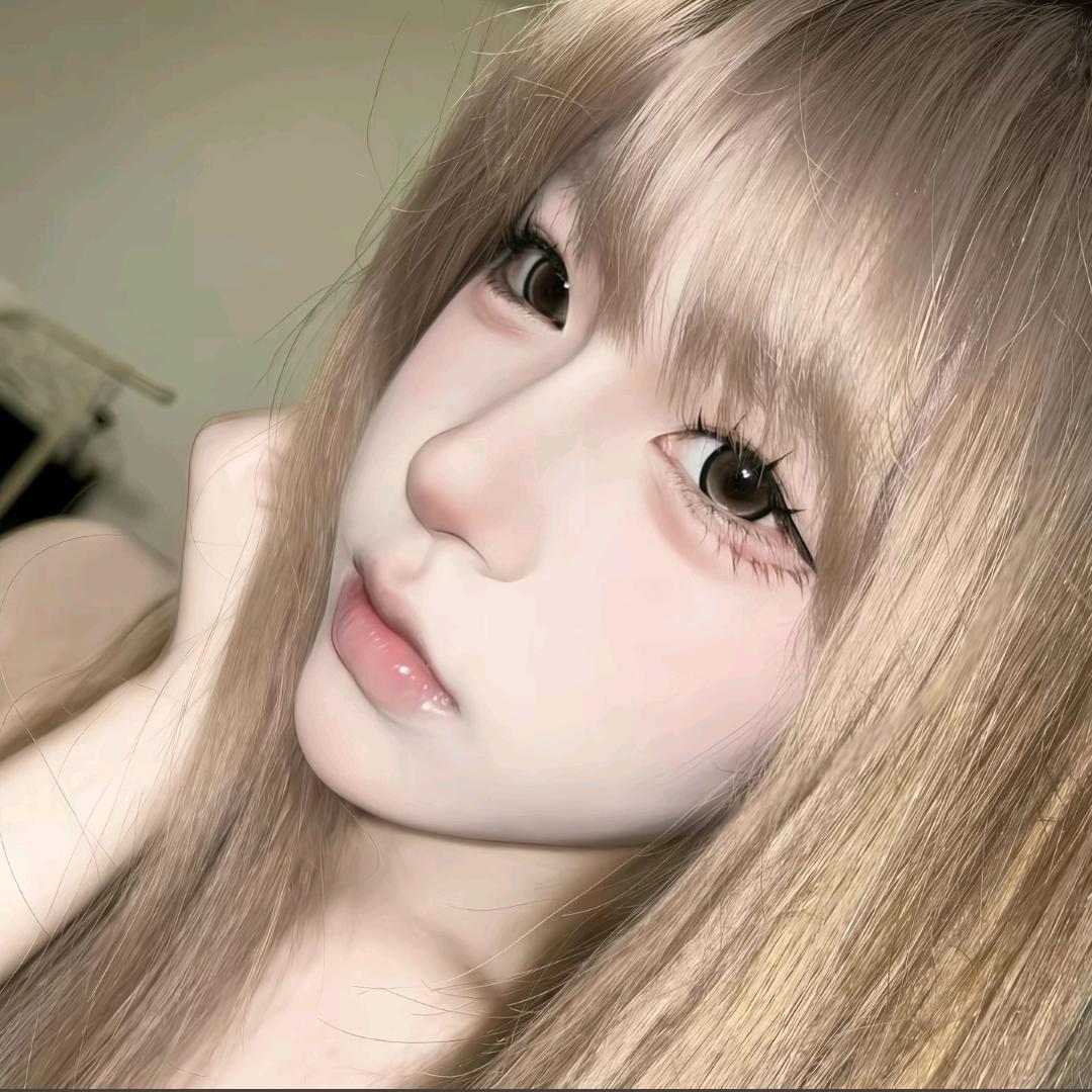 捏个小鱼丸.