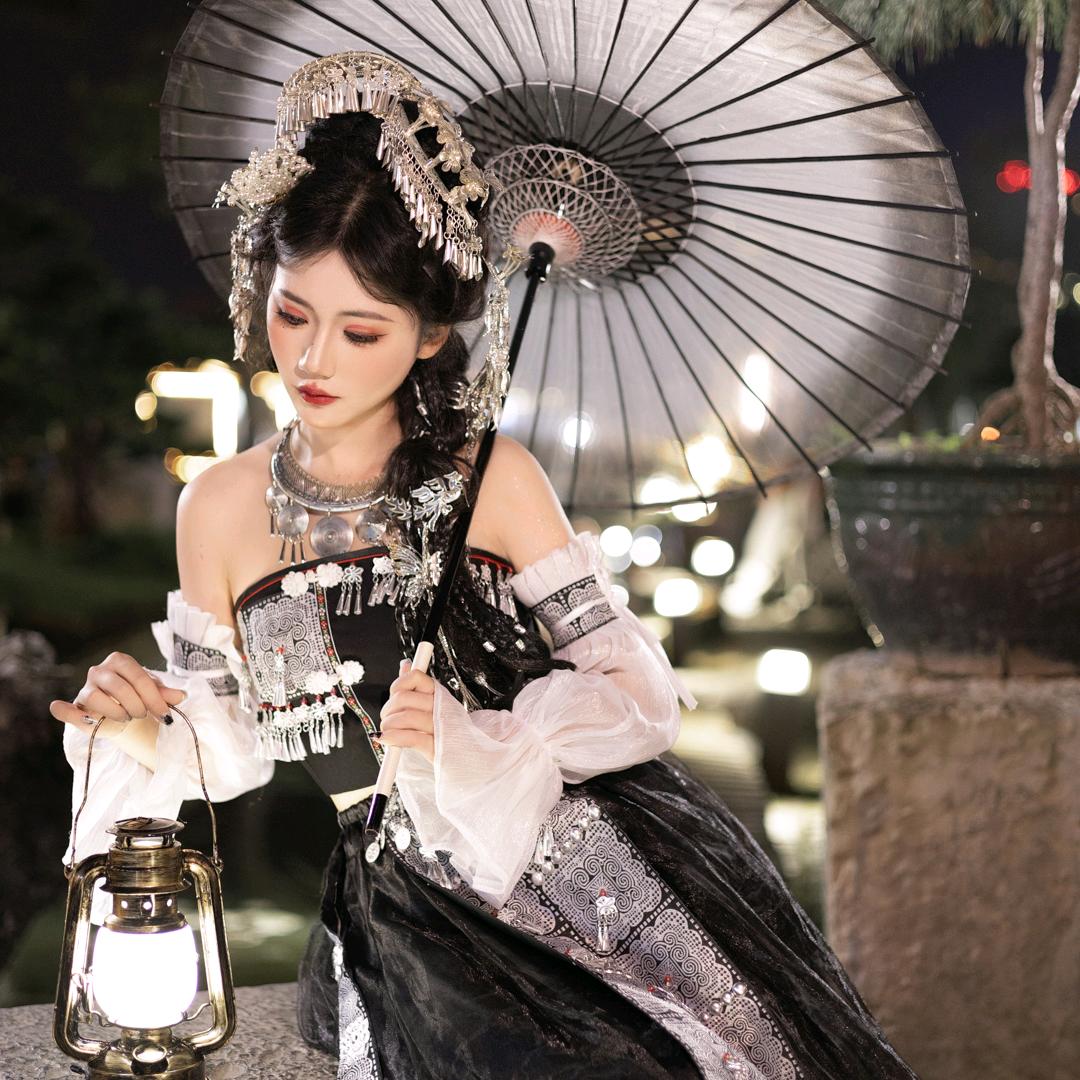 池见月旅拍妆造馆柳州店